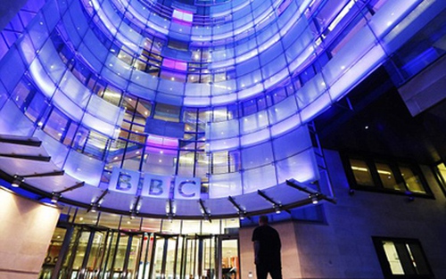 BBC bị chỉ trích vì chiếu phim có cảnh giống vụ thảm sát Charlie Hebdo
